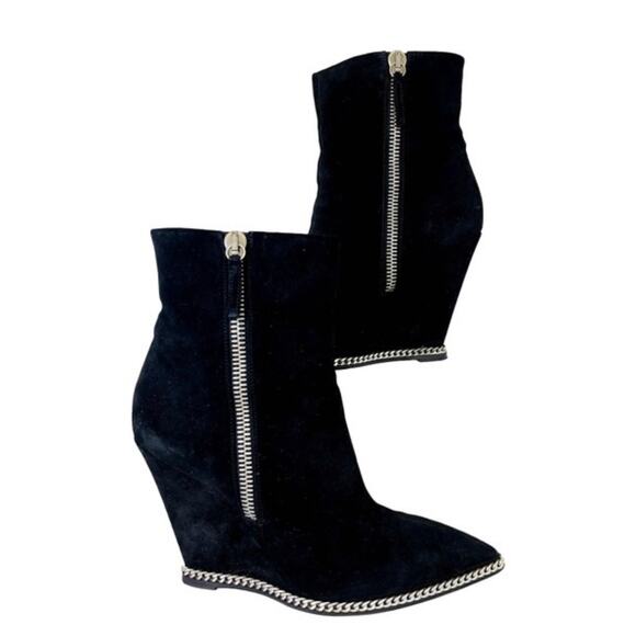 Giuseppe Zanotti Wedge Point Toe Ankle Boot Black Suede 39.5 Chain Detail w/box - Picture 1 of 10